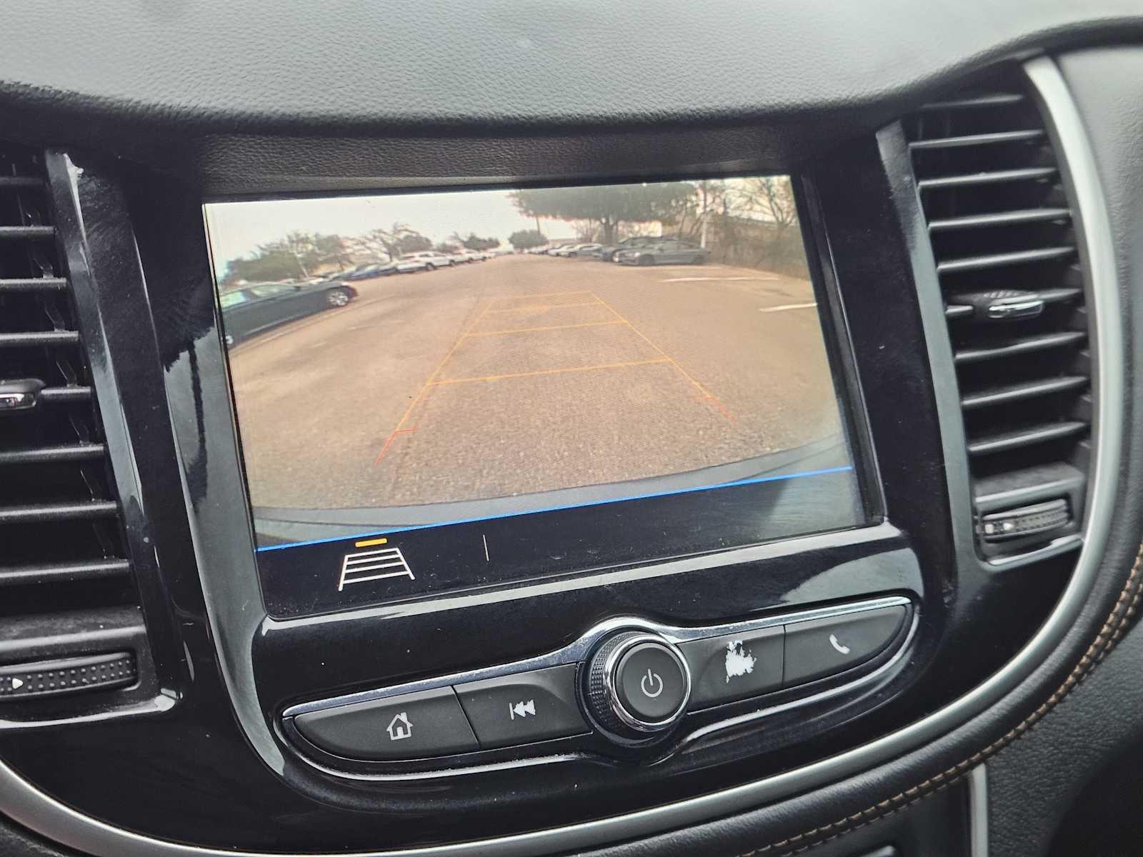 Thumbnail: 2018 Chevrolet Trax - 18