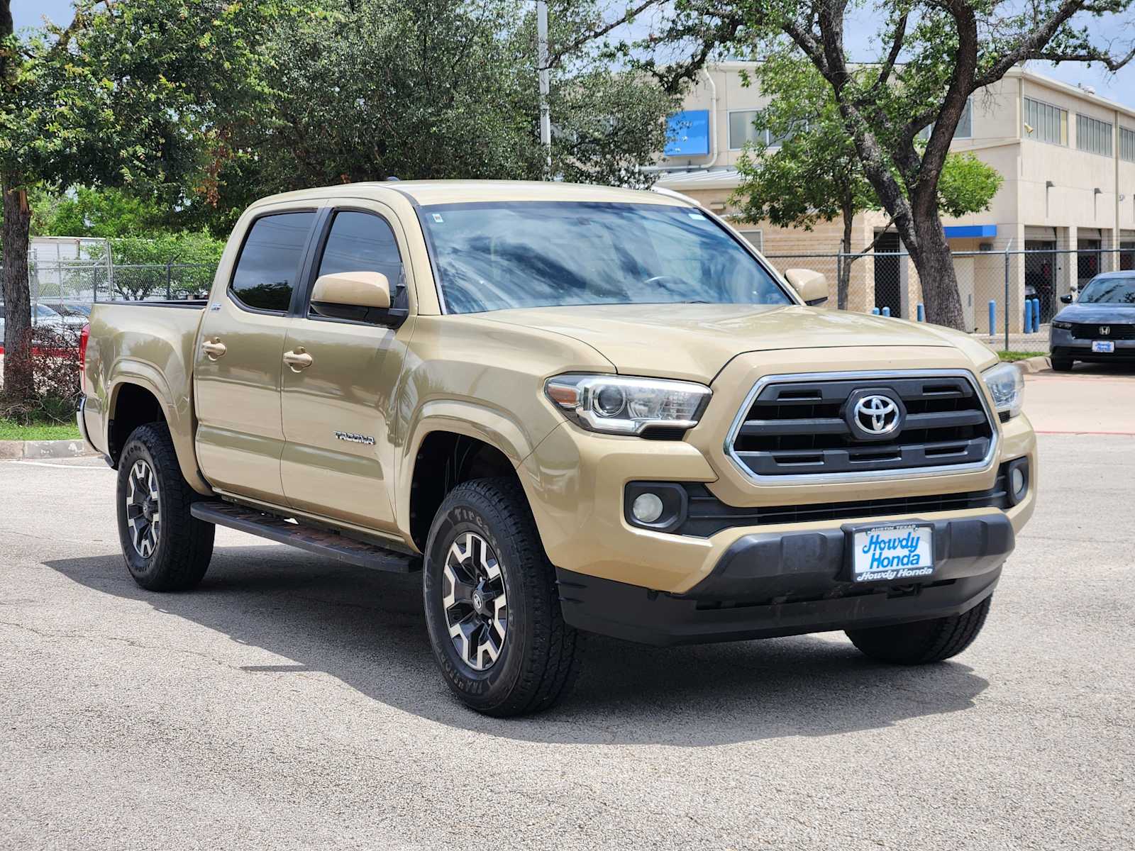 Thumbnail: 2016 Toyota Tacoma - 2