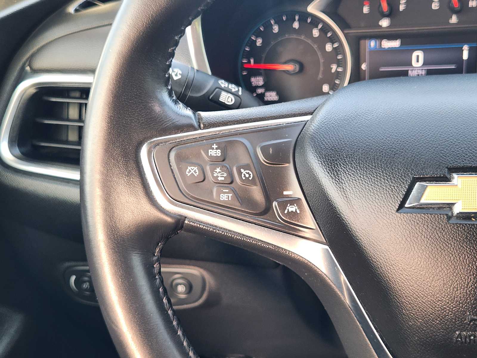Thumbnail: 2021 Chevrolet Equinox - 25