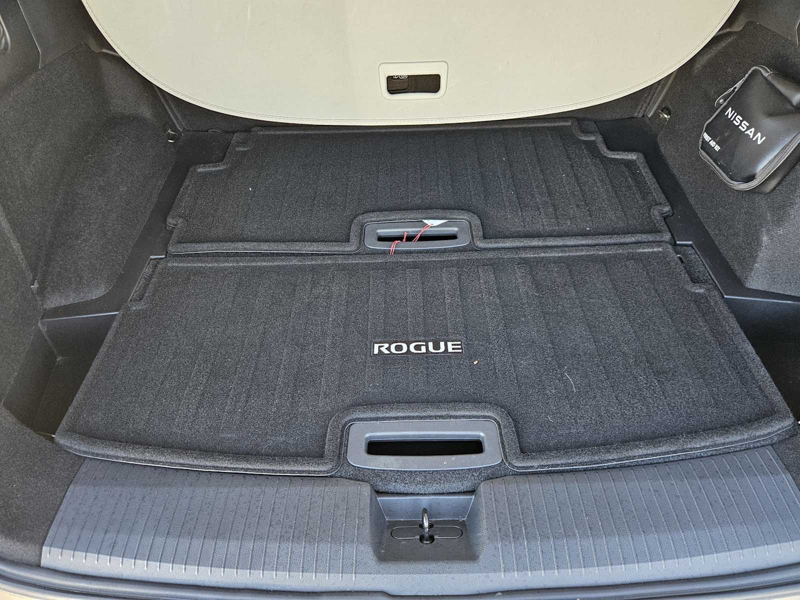 Thumbnail: 2022 Nissan Rogue - 31