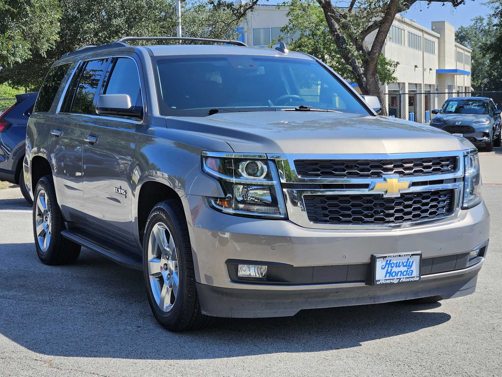 Thumbnail: 2018 Chevrolet Tahoe - 3