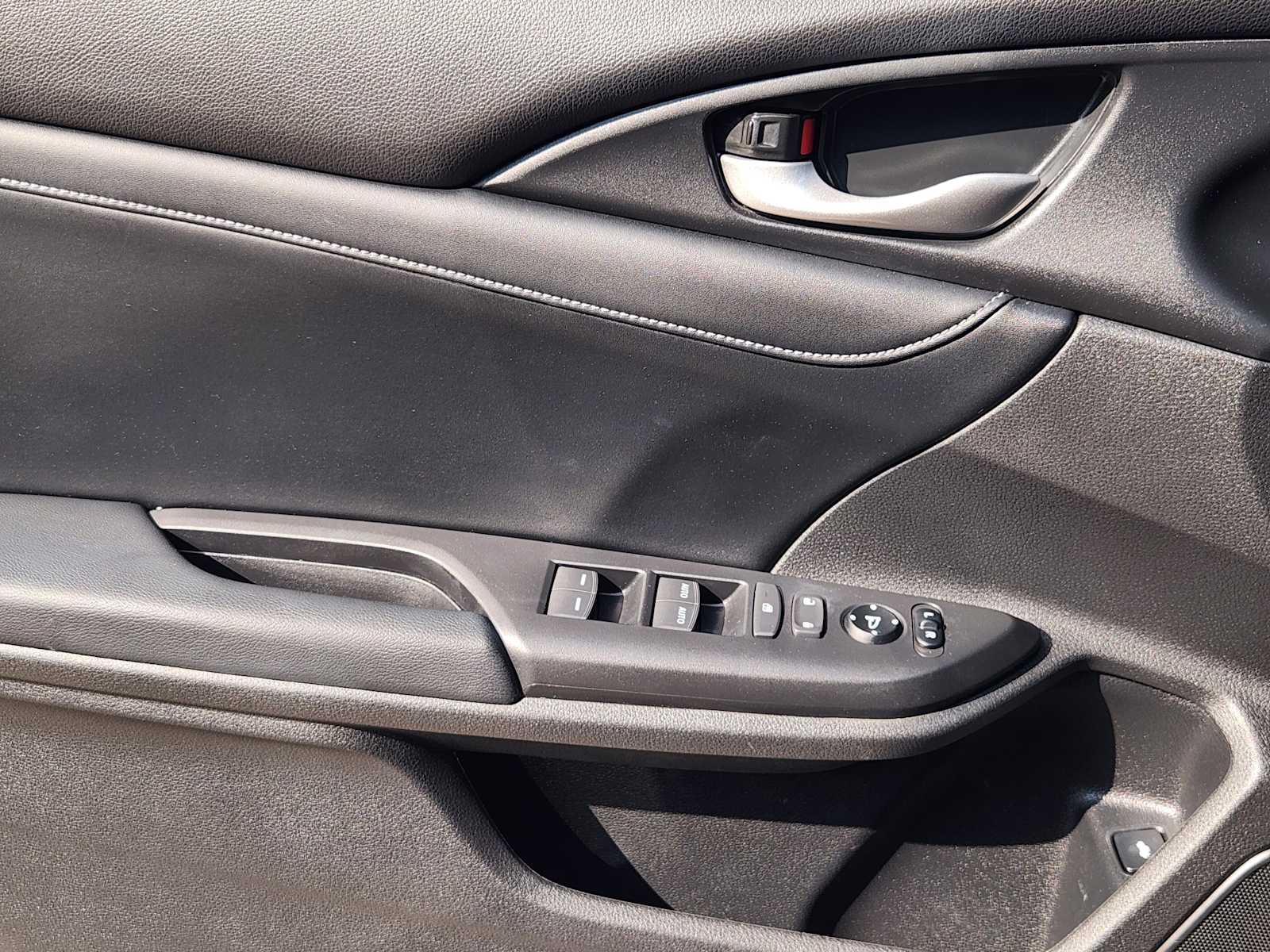 Thumbnail: 2022 Honda Insight - 23