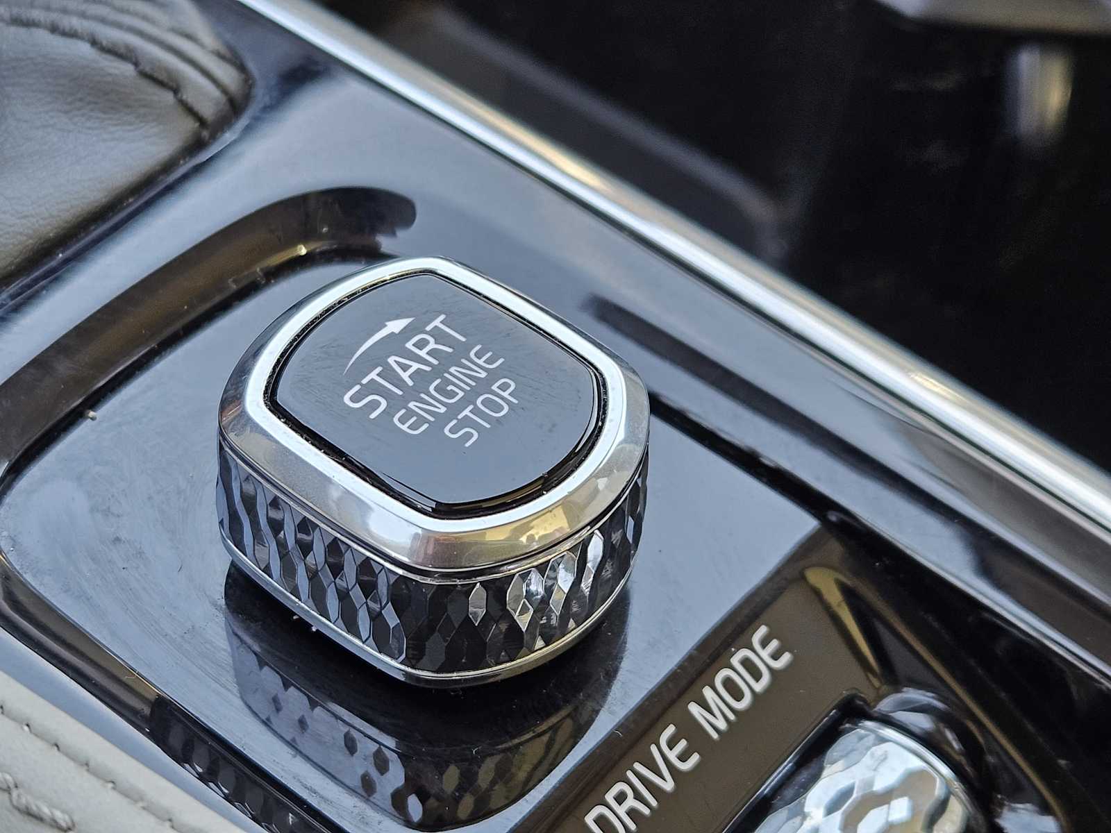 Thumbnail: 2019 Volvo XC90 - 21