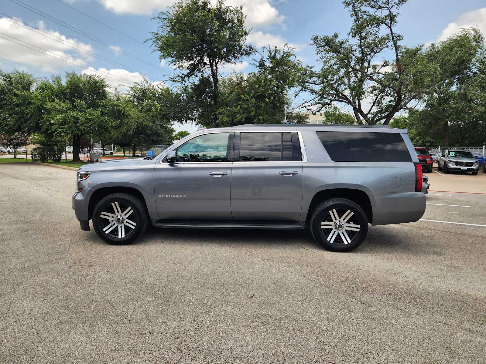 Thumbnail: 2018 Chevrolet Suburban - 4