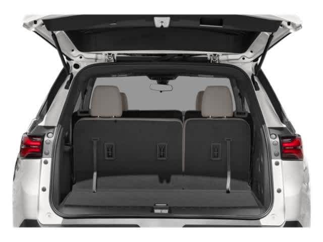 Thumbnail: 2023 Chevrolet Traverse - 14