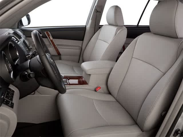 Thumbnail: 2013 Toyota Highlander - 11