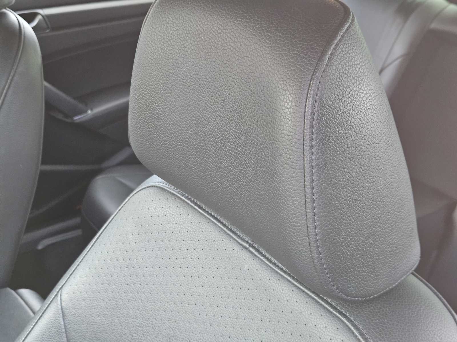 Thumbnail: 2018 Volkswagen Passat - 15