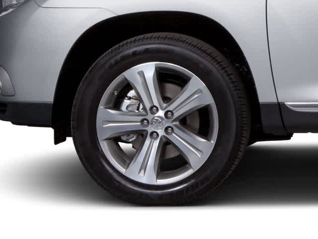 Thumbnail: 2013 Toyota Highlander - 14
