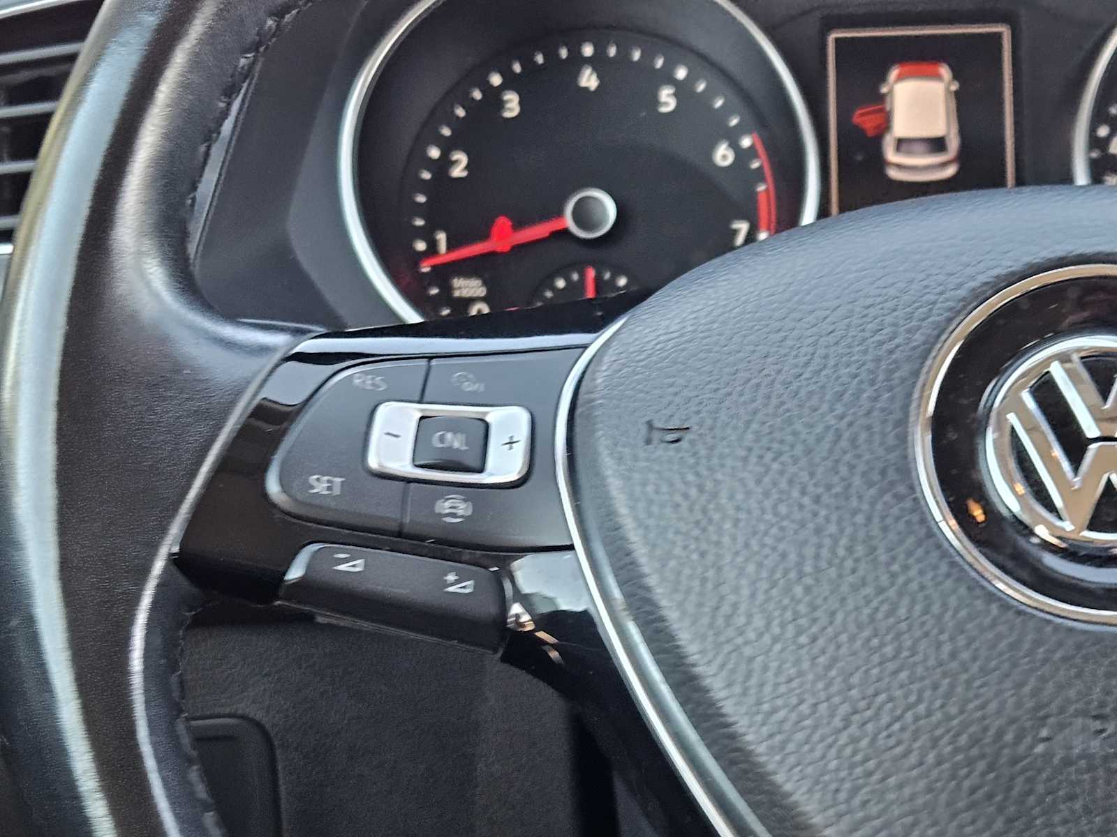 Thumbnail: 2019 Volkswagen Tiguan - 25