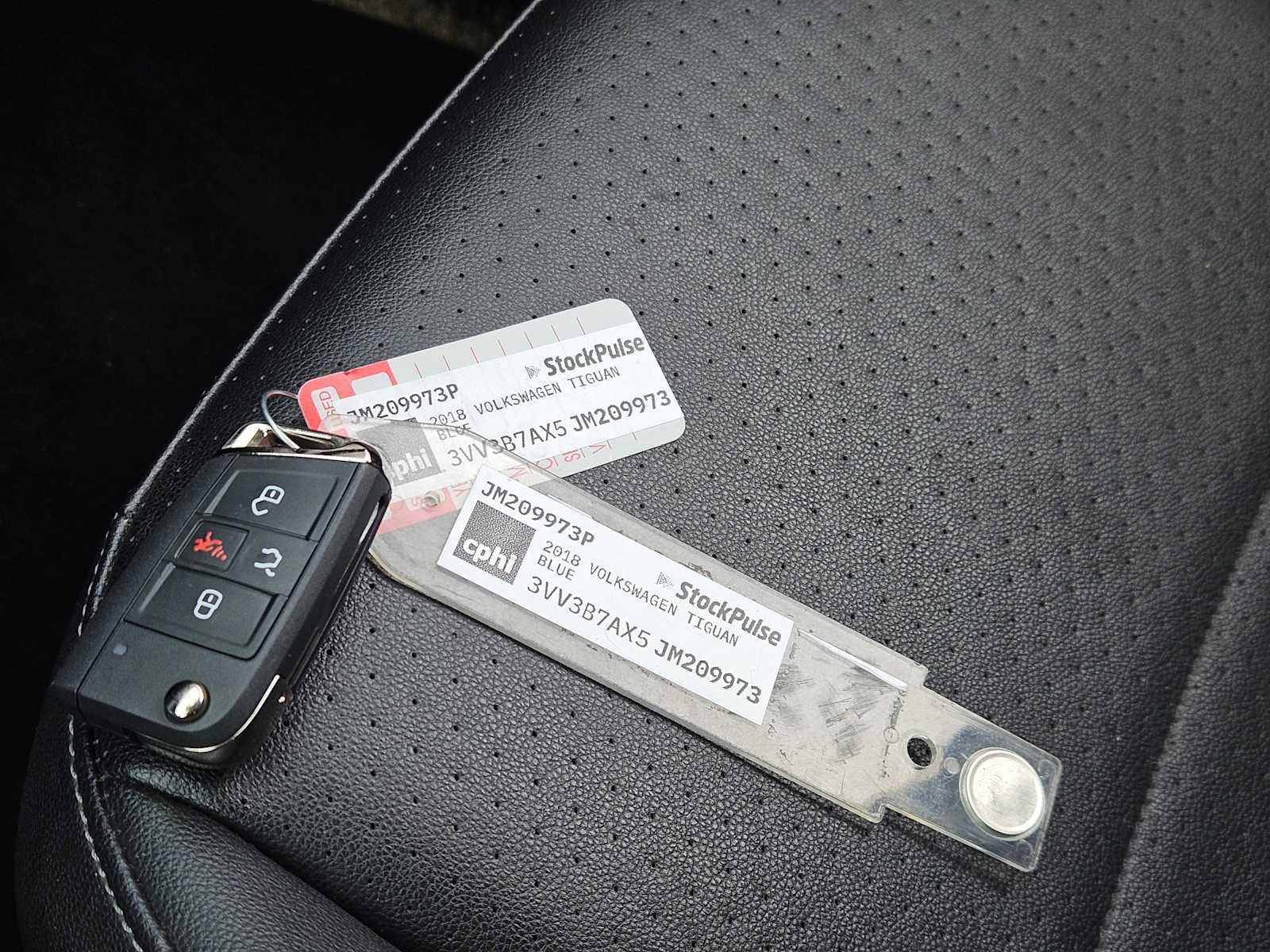 Thumbnail: 2018 Volkswagen Tiguan - 33