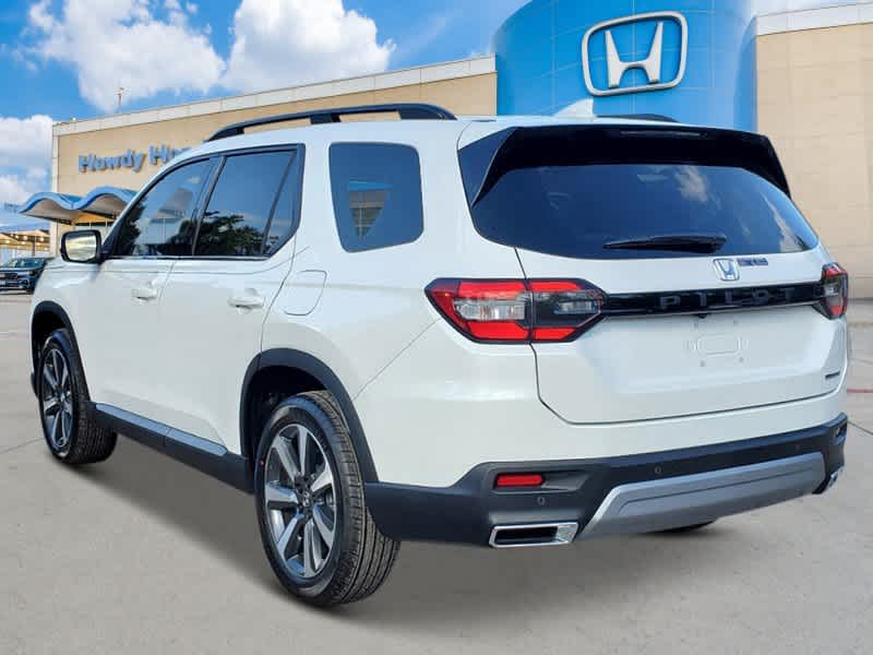2025 Honda Pilot Touring photo 3