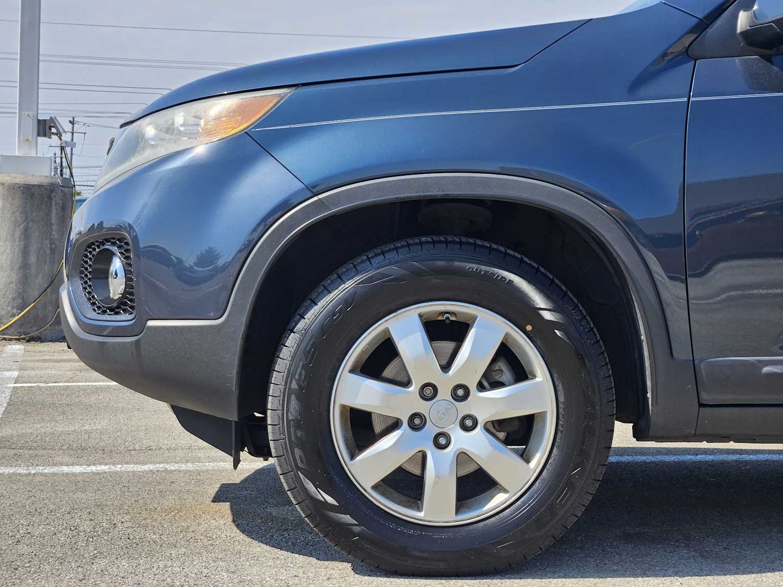 Thumbnail: 2011 Kia Sorento - 7