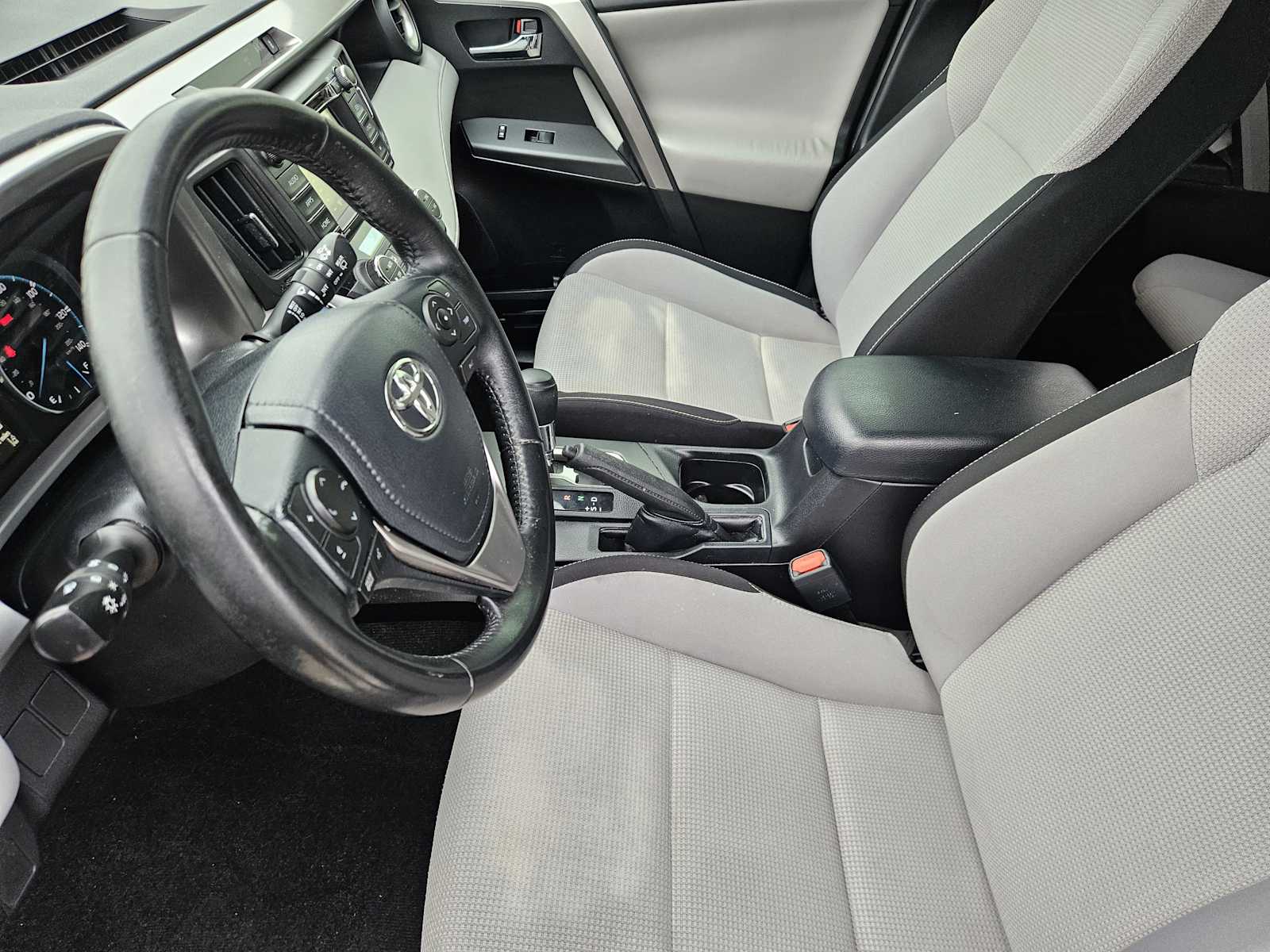 Thumbnail: 2017 Toyota RAV4 - 13