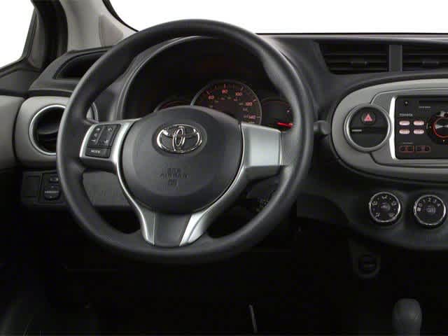 Thumbnail: 2013 Toyota Yaris - 9