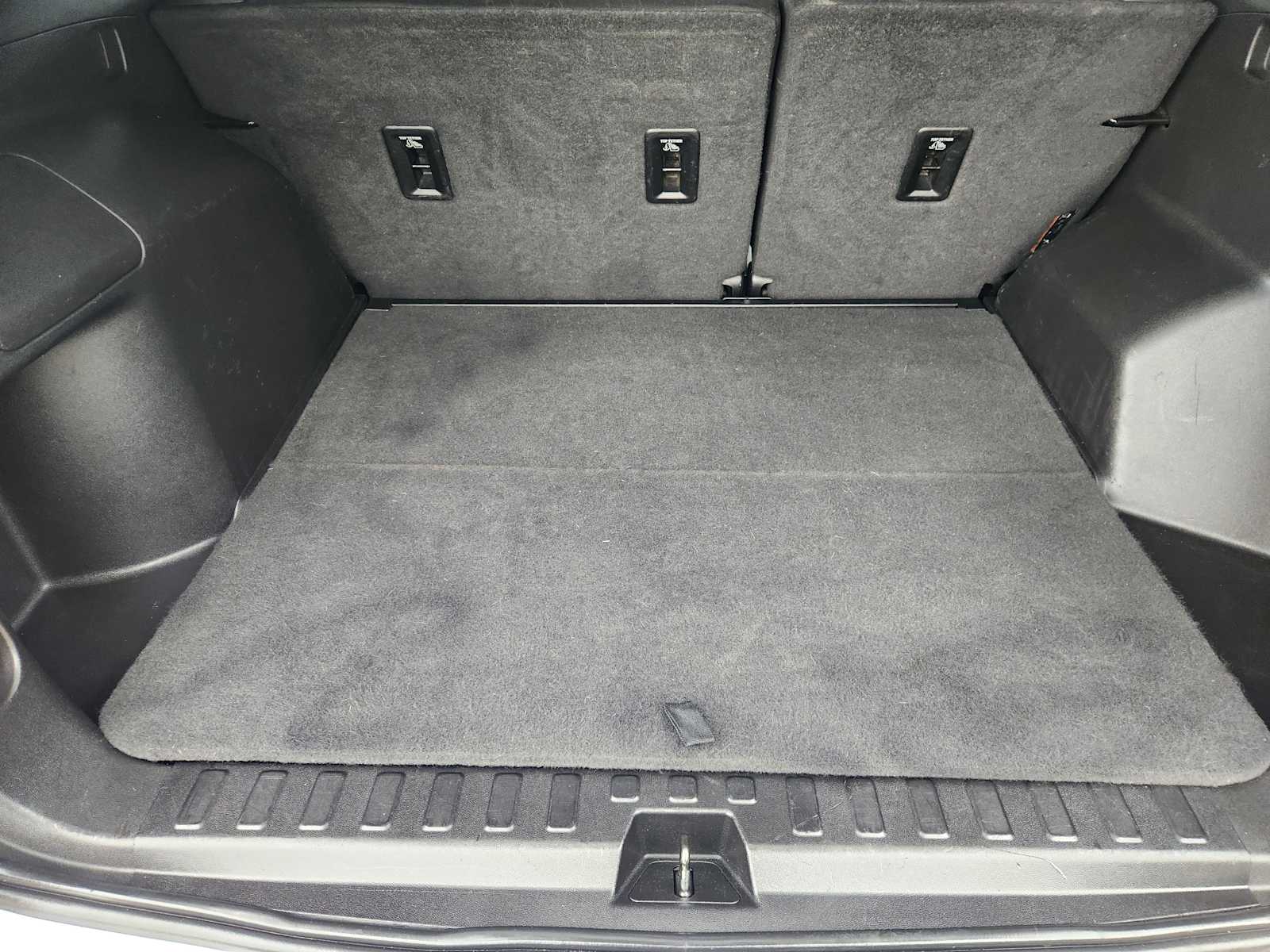 Thumbnail: 2019 Chevrolet Equinox - 32