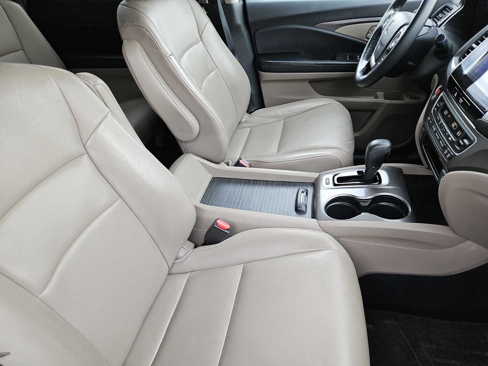 Thumbnail: 2016 Honda Pilot - 13