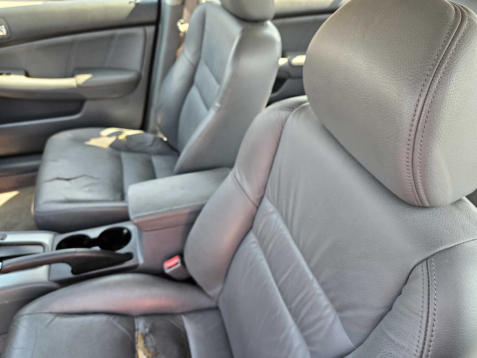 Thumbnail: 2004 Honda Accord - 15