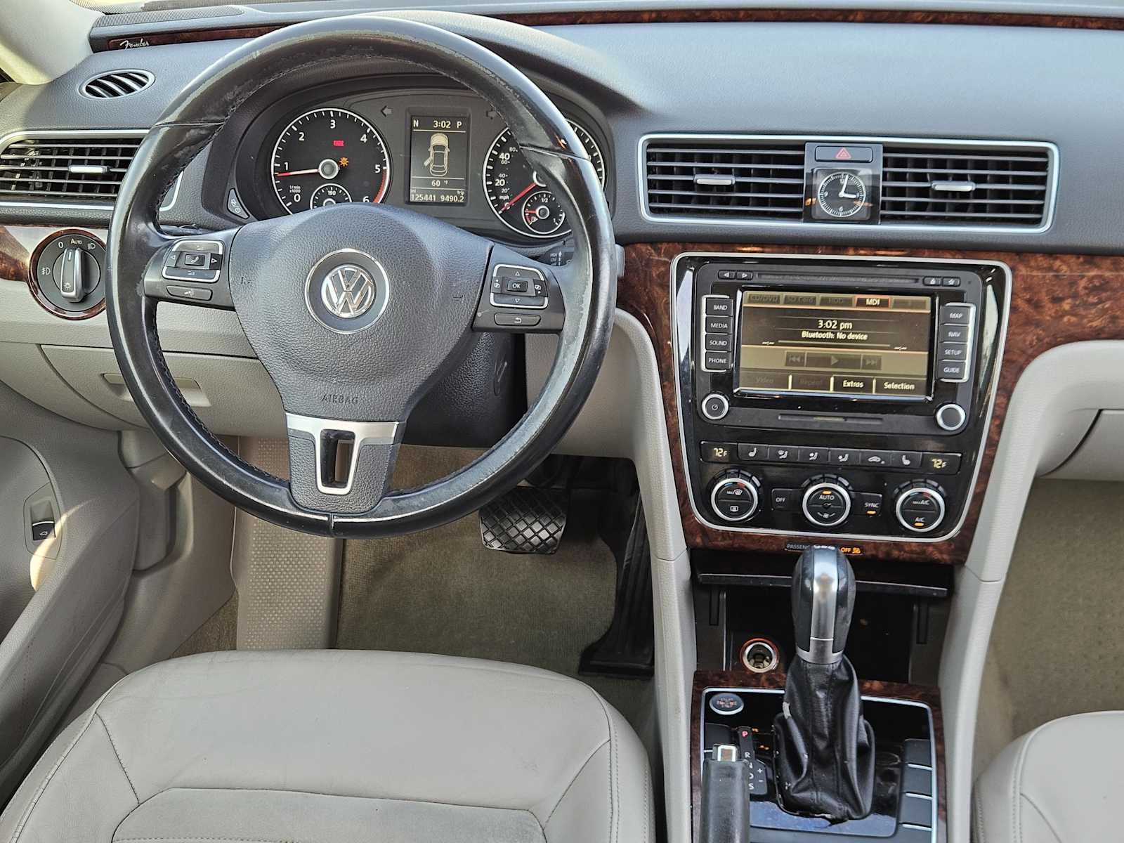 Thumbnail: 2013 Volkswagen Passat - 26
