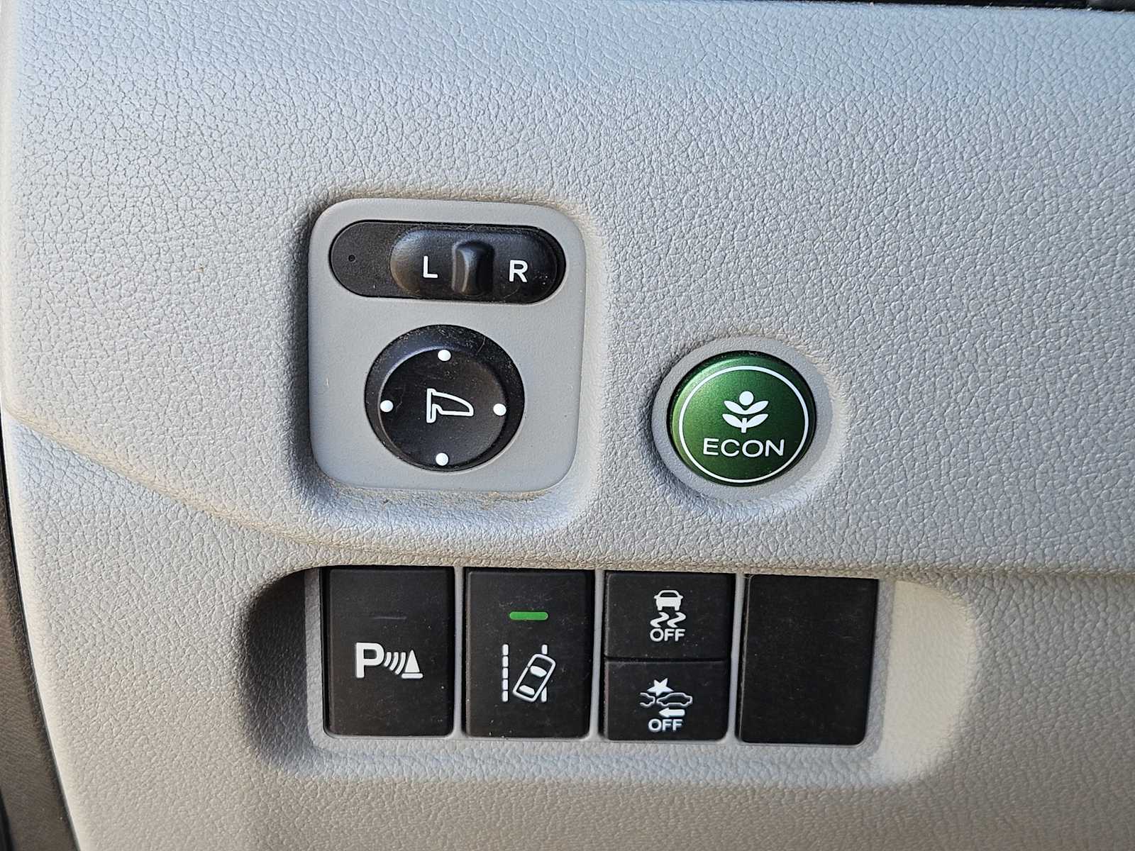 Thumbnail: 2016 Honda Pilot - 22