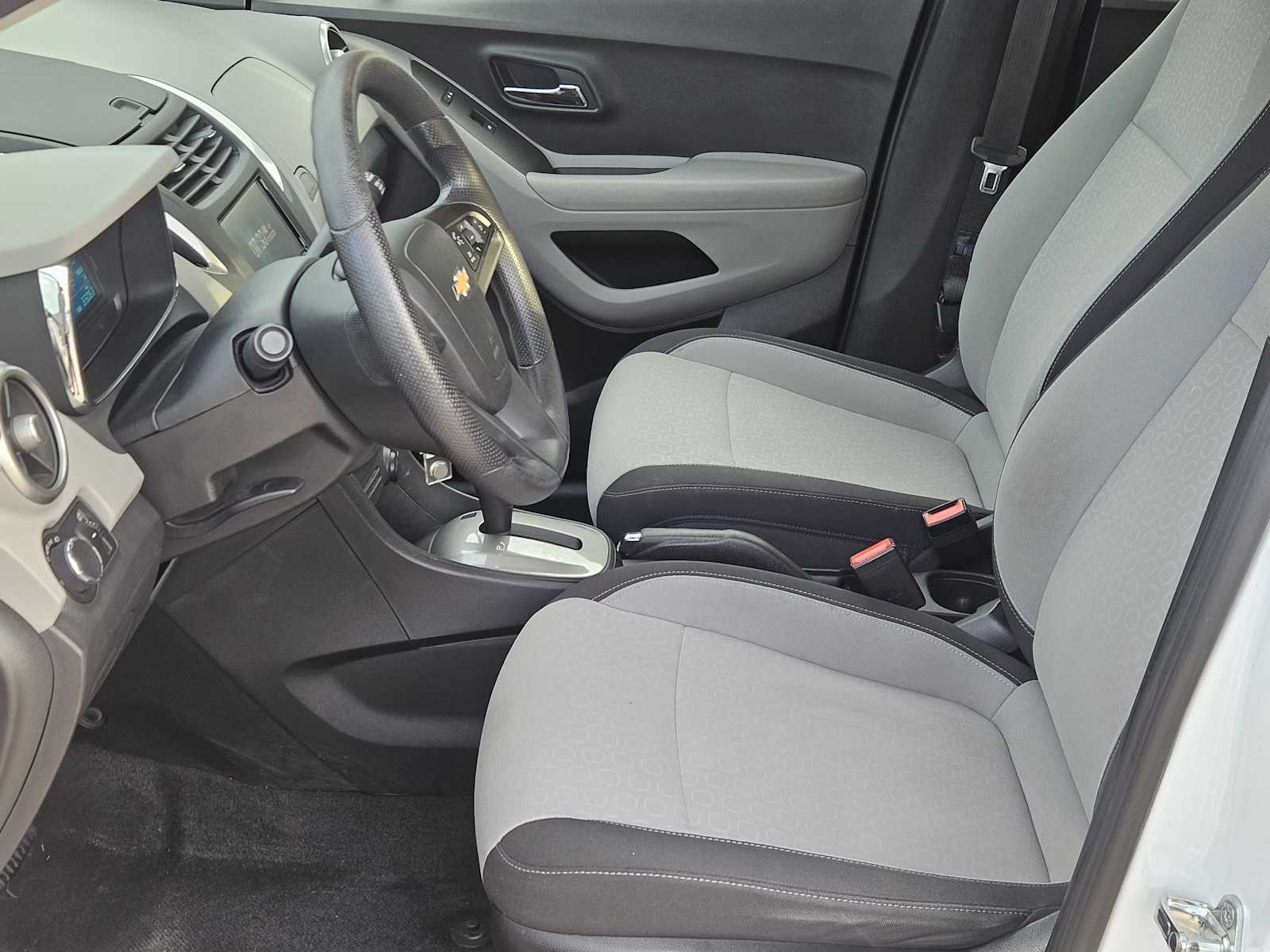 Thumbnail: 2016 Chevrolet Trax - 13