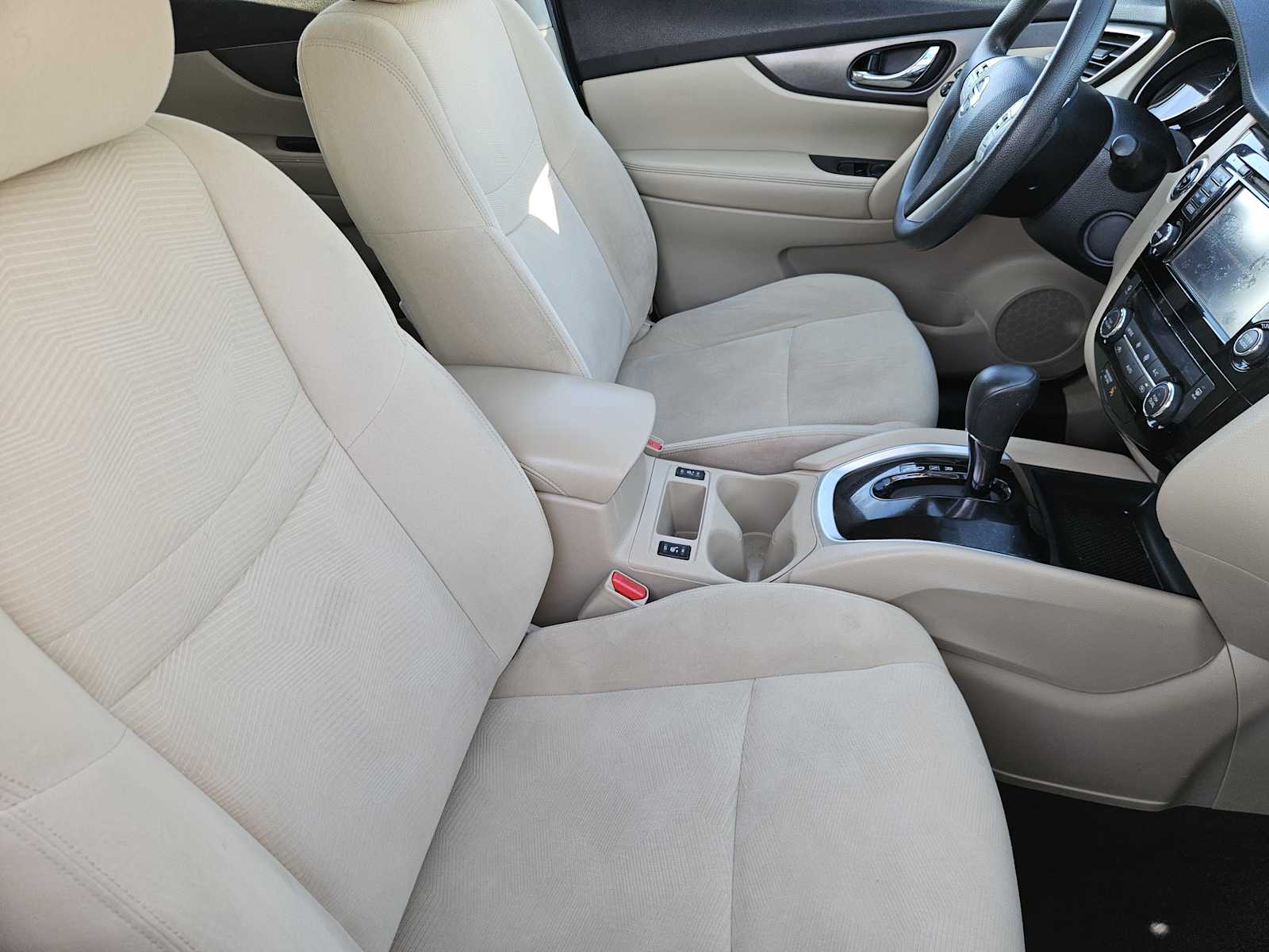 Thumbnail: 2016 Nissan Rogue - 14