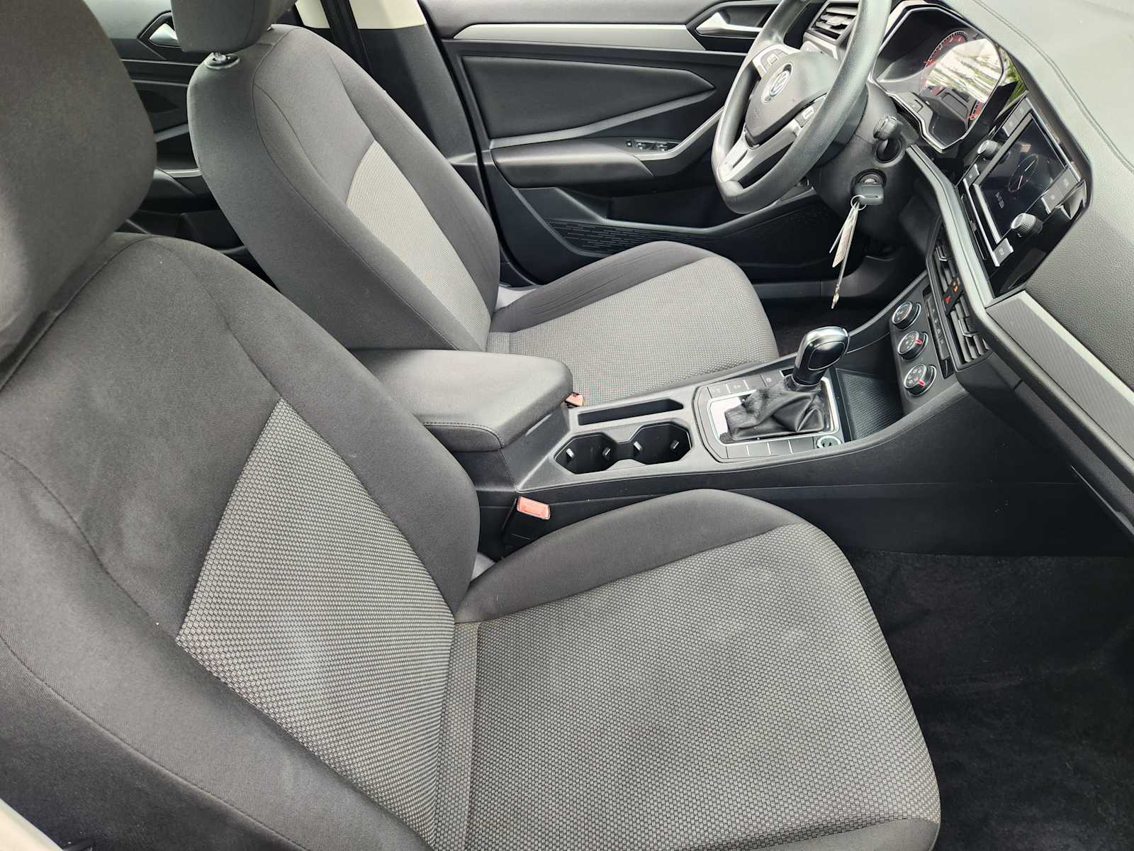 Thumbnail: 2019 Volkswagen Jetta - 14