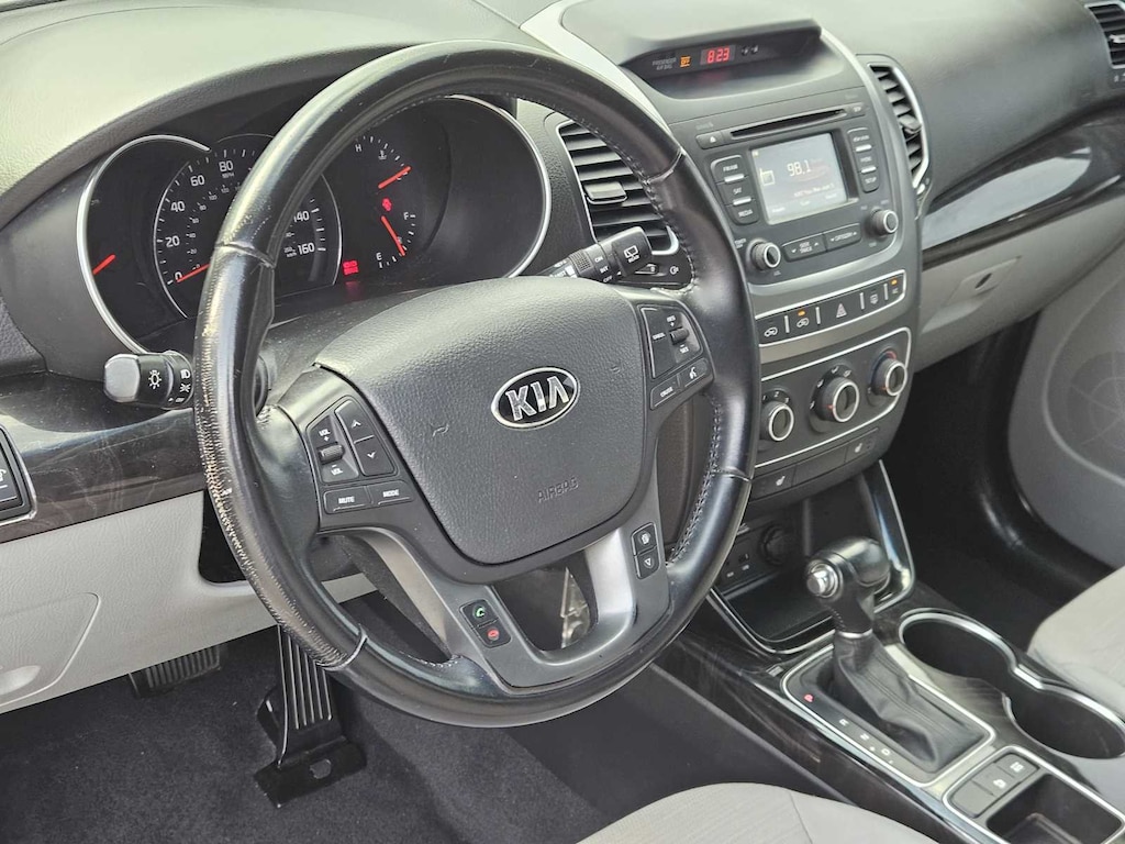 Used 2015 Kia Sorento LX SUV