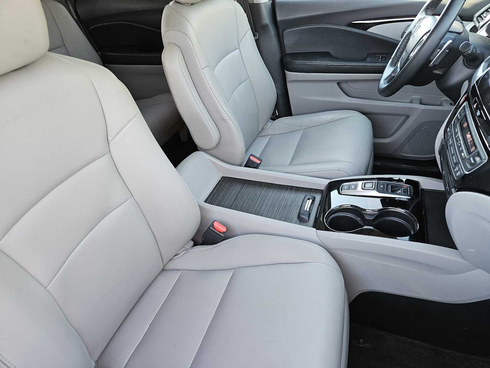 Thumbnail: 2016 Honda Pilot - 14