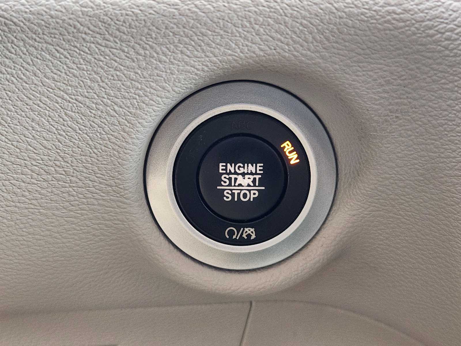 Thumbnail: 2017 Chrysler Pacifica - 20