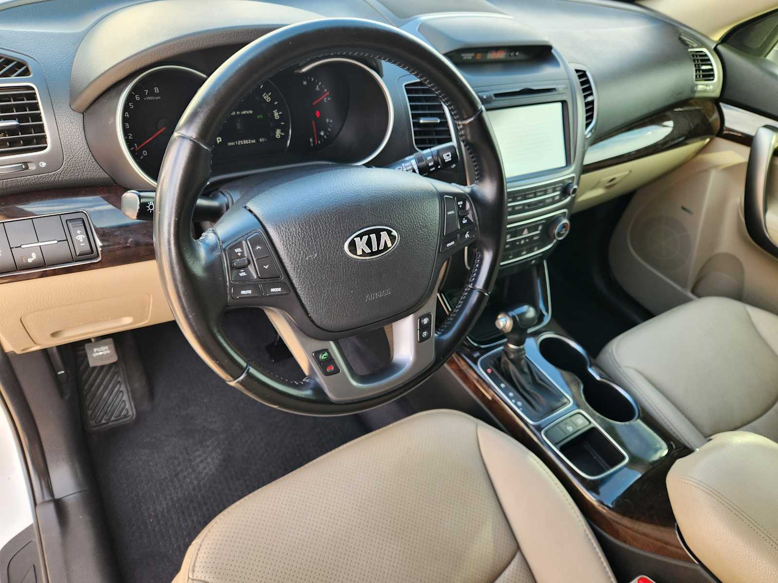 Thumbnail: 2014 Kia Sorento - 2