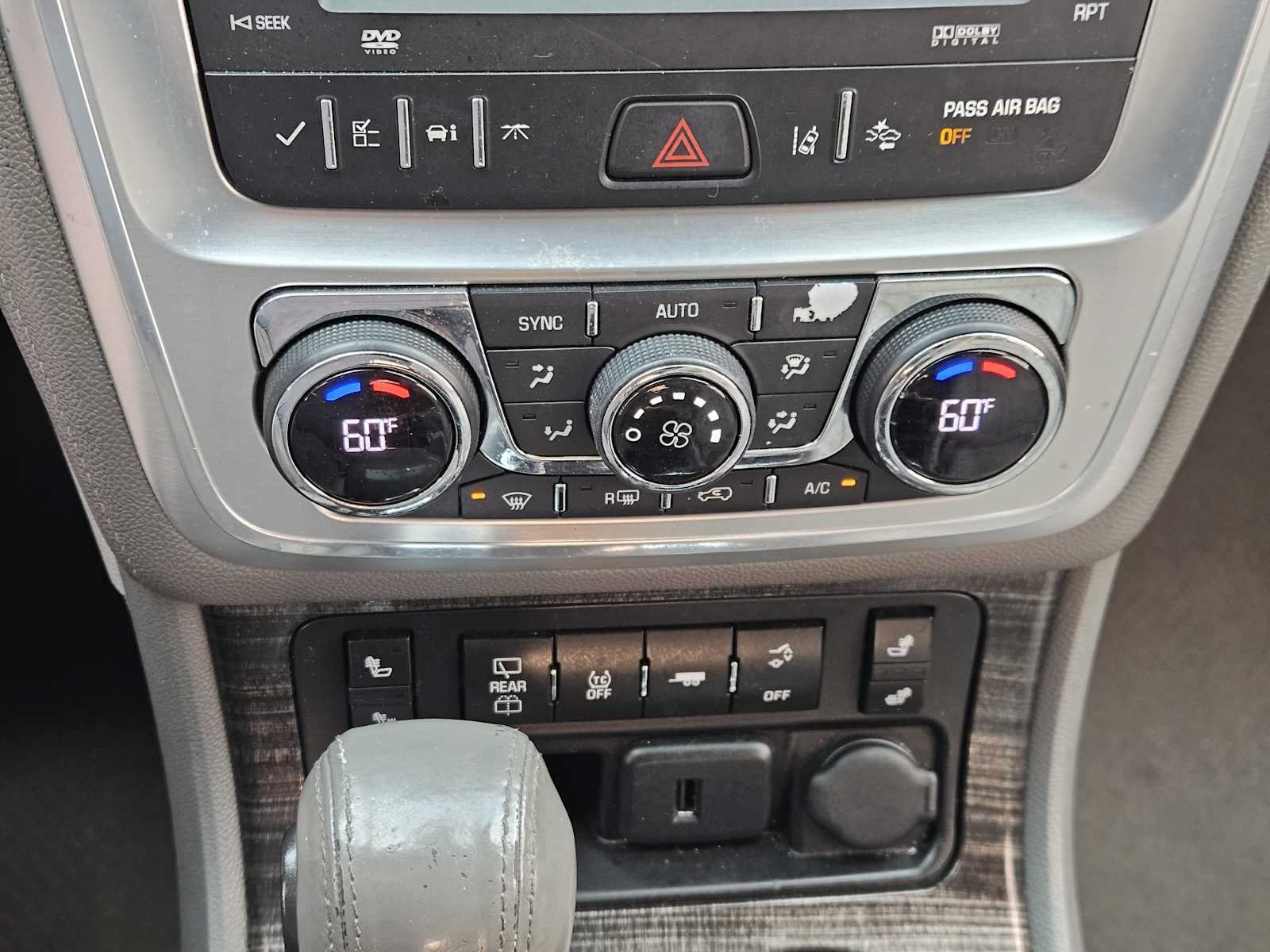 Thumbnail: 2015 GMC Acadia - 17