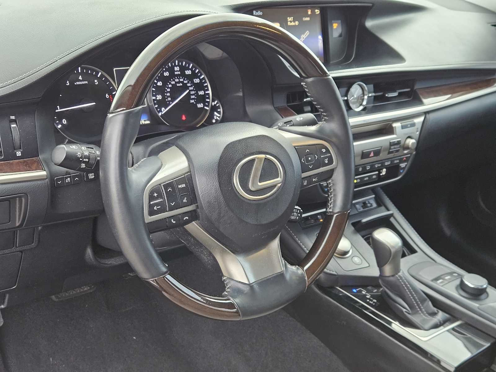 Thumbnail: 2016 Lexus ES - 2