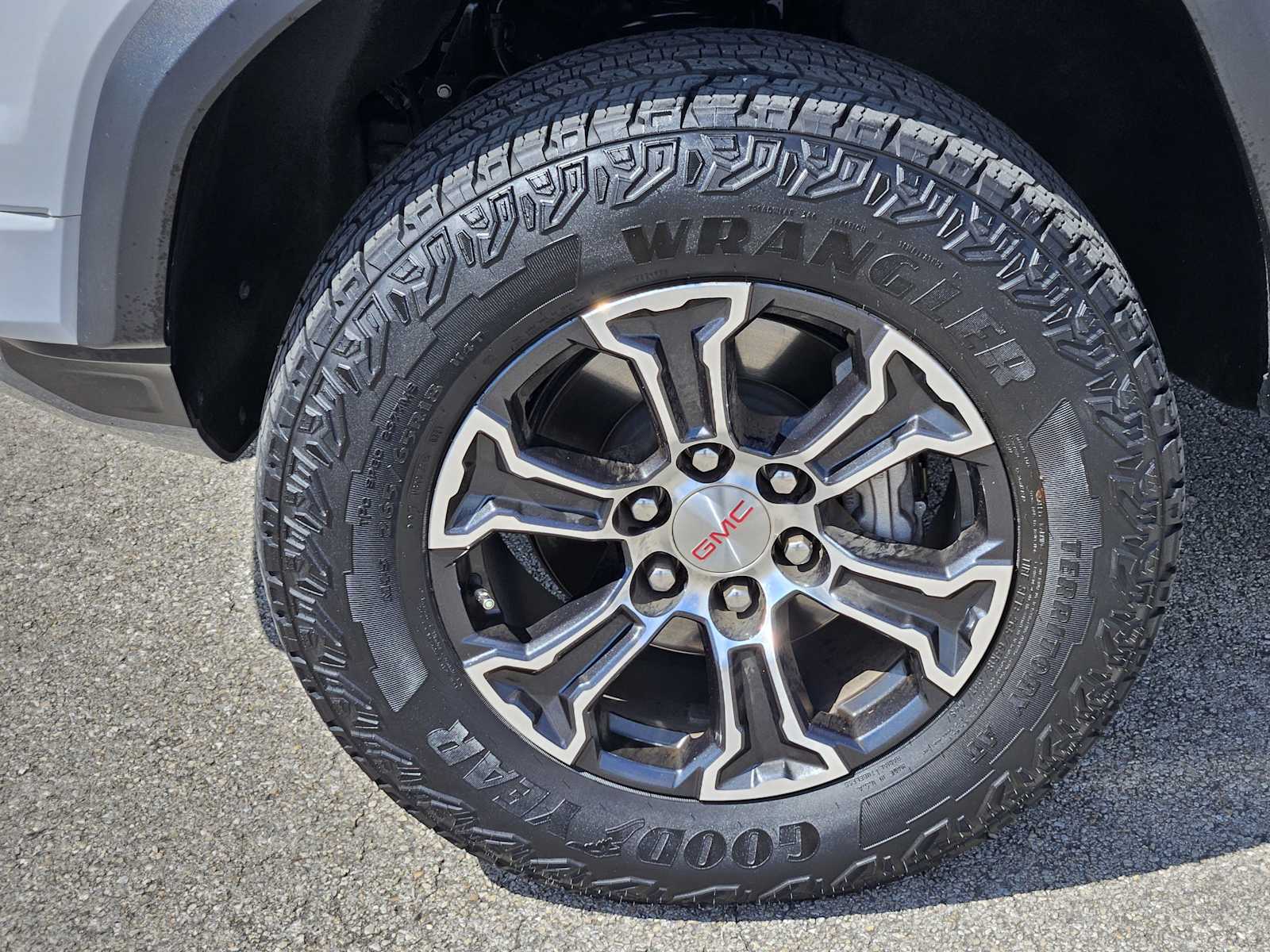 Thumbnail: 2024 GMC Canyon - 9