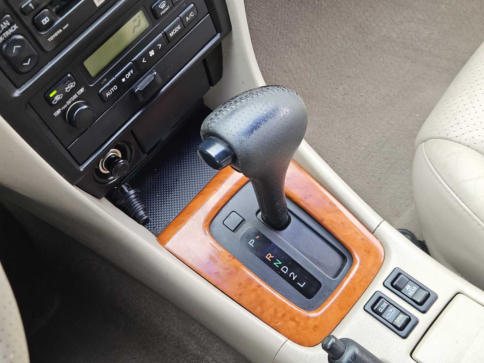 Thumbnail: 2002 Toyota Camry Solara - 19