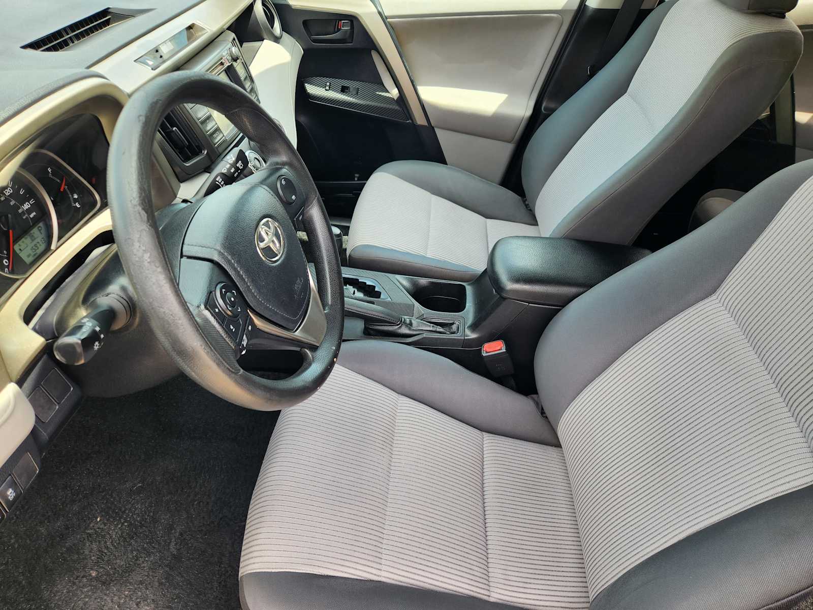 Thumbnail: 2013 Toyota RAV4 - 12