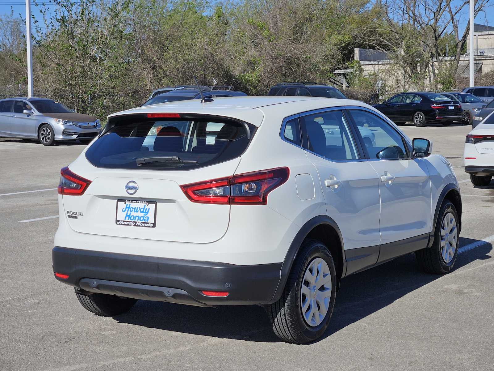 Thumbnail: 2020 Nissan Rogue Sport - 6