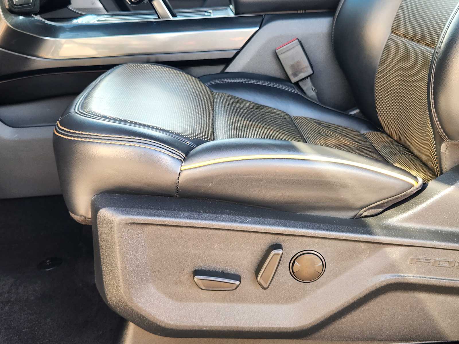 Thumbnail: 2023 Ford F-150 - 23