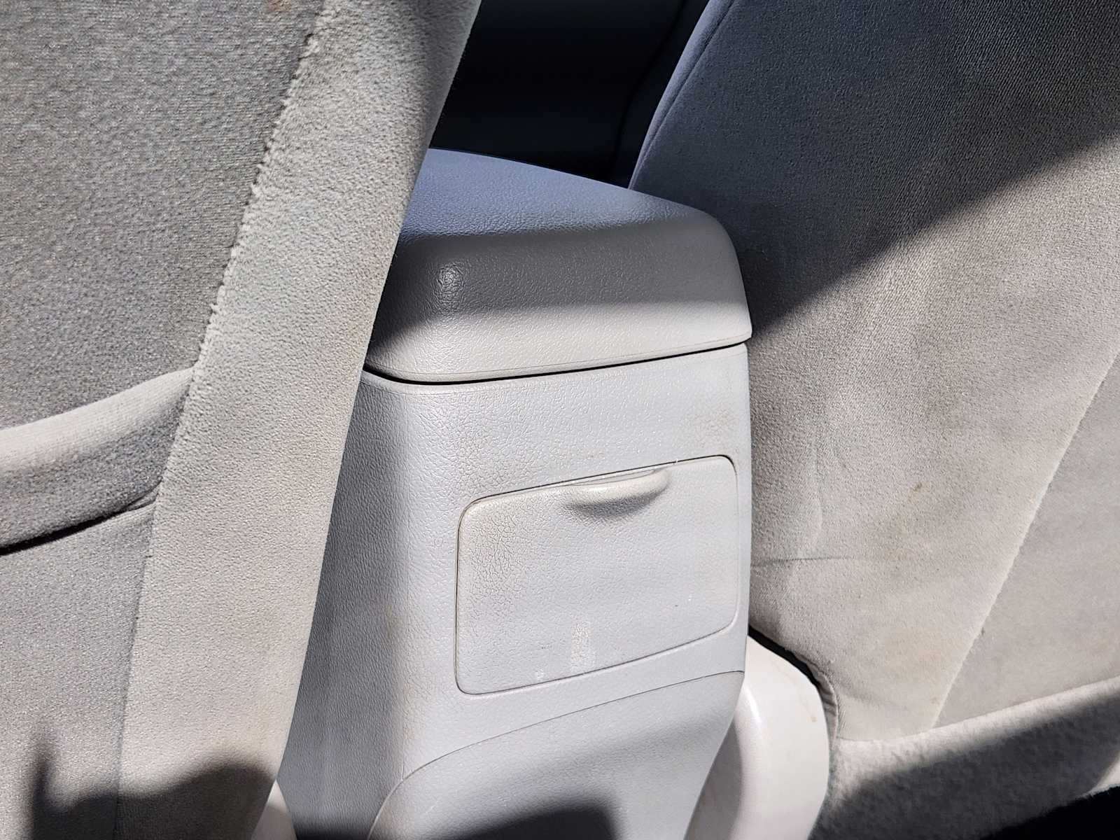 Thumbnail: 2010 Toyota Corolla - 29