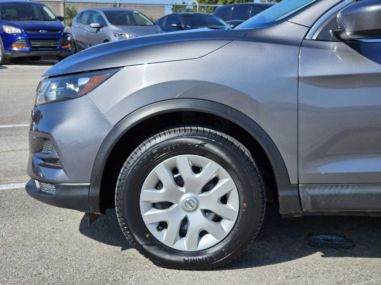 Thumbnail: 2020 Nissan Rogue Sport - 8