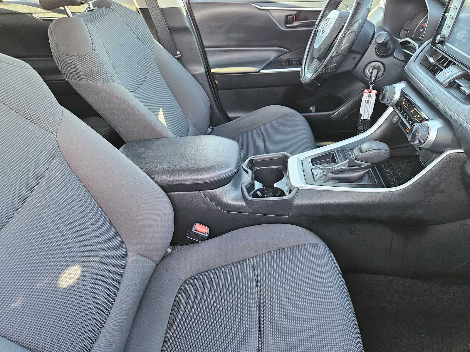 Thumbnail: 2020 Toyota RAV4 - 14