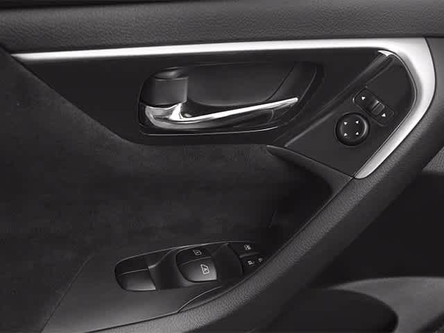 Thumbnail: 2014 Nissan Altima - 22