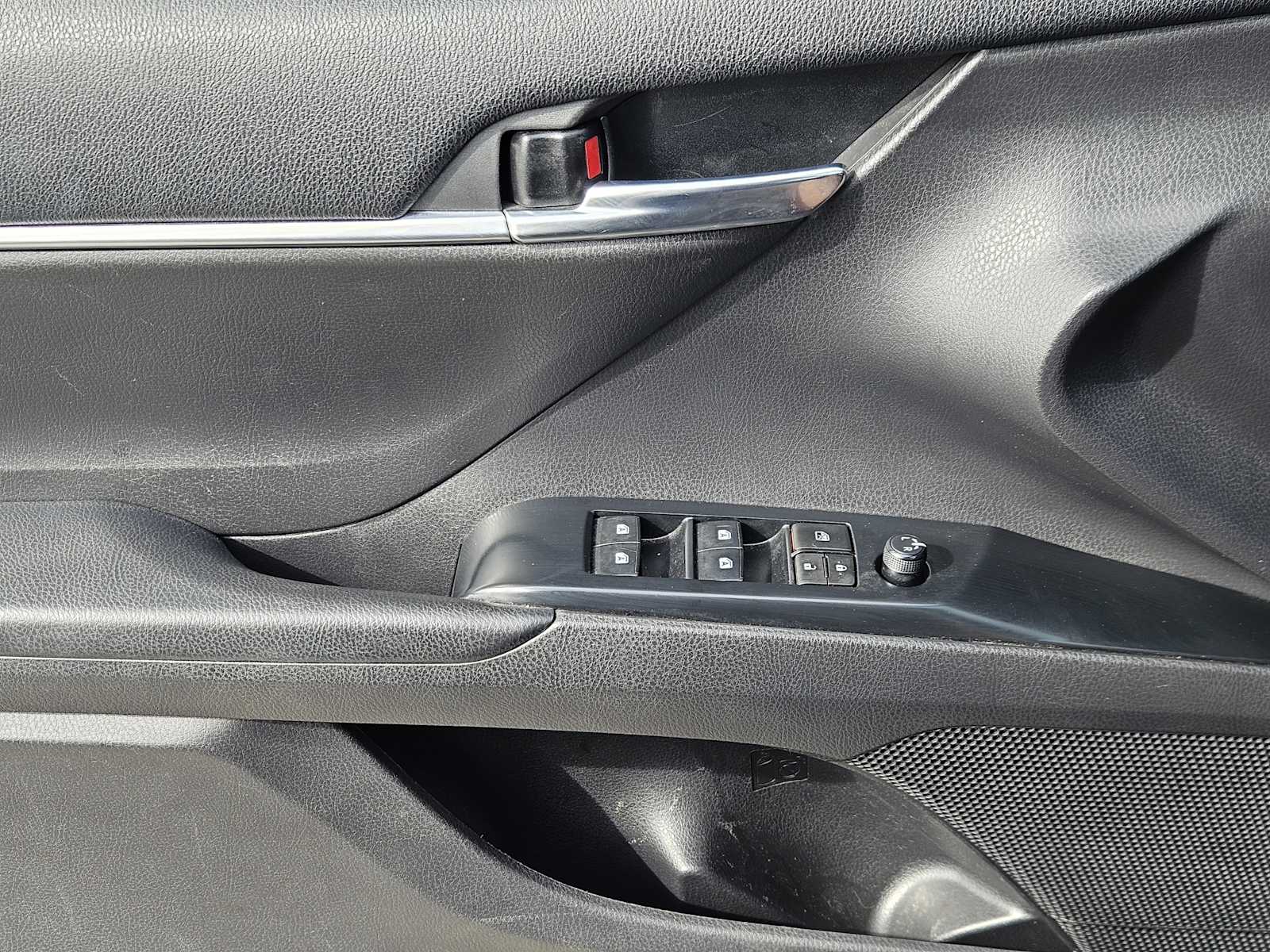 Thumbnail: 2020 Toyota Camry - 22