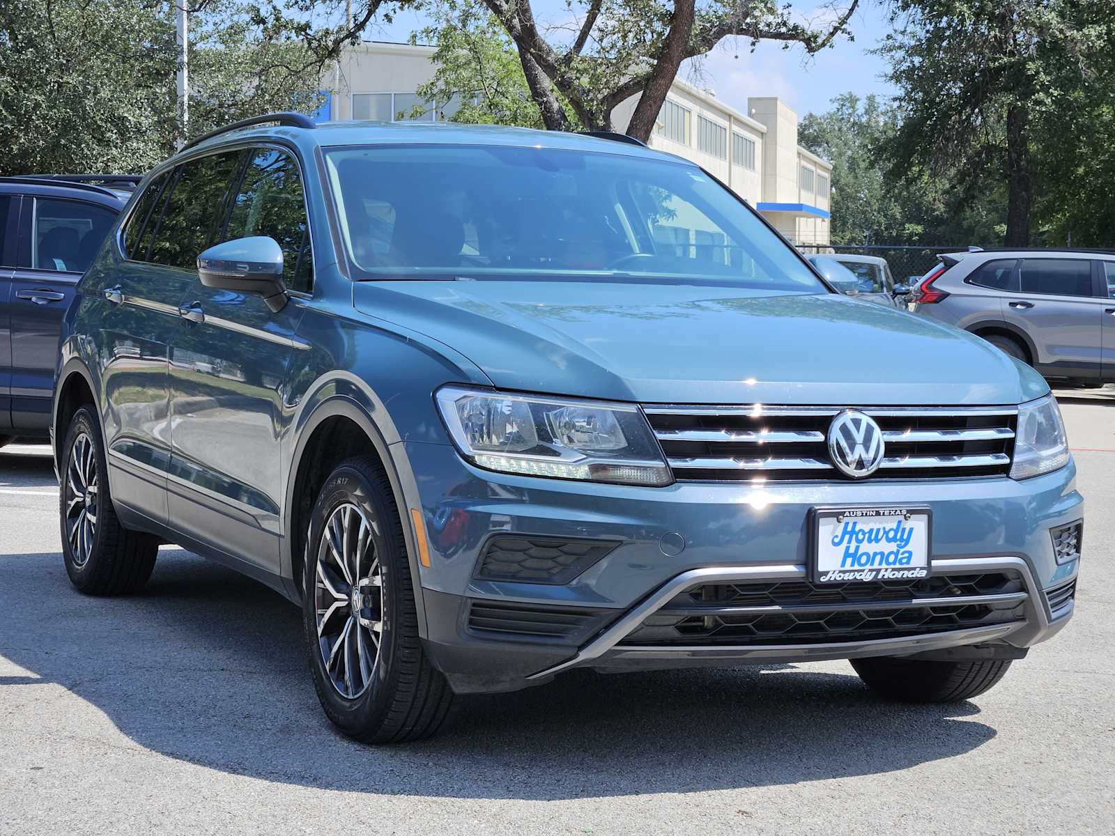 Thumbnail: 2019 Volkswagen Tiguan - 3