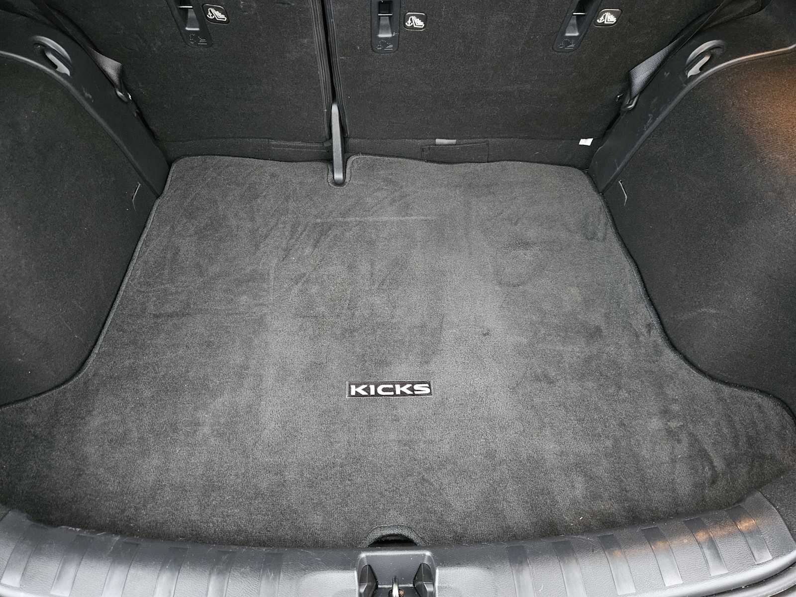 Thumbnail: 2020 Nissan Kicks - 30