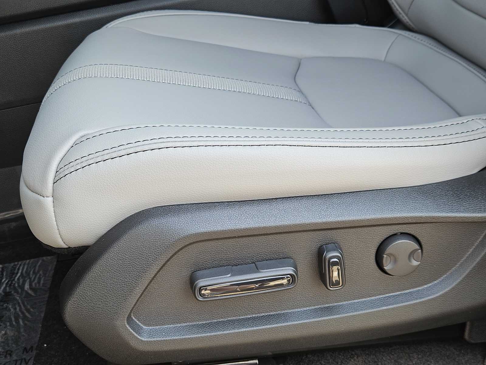 Thumbnail: 2025 Honda Pilot - 33