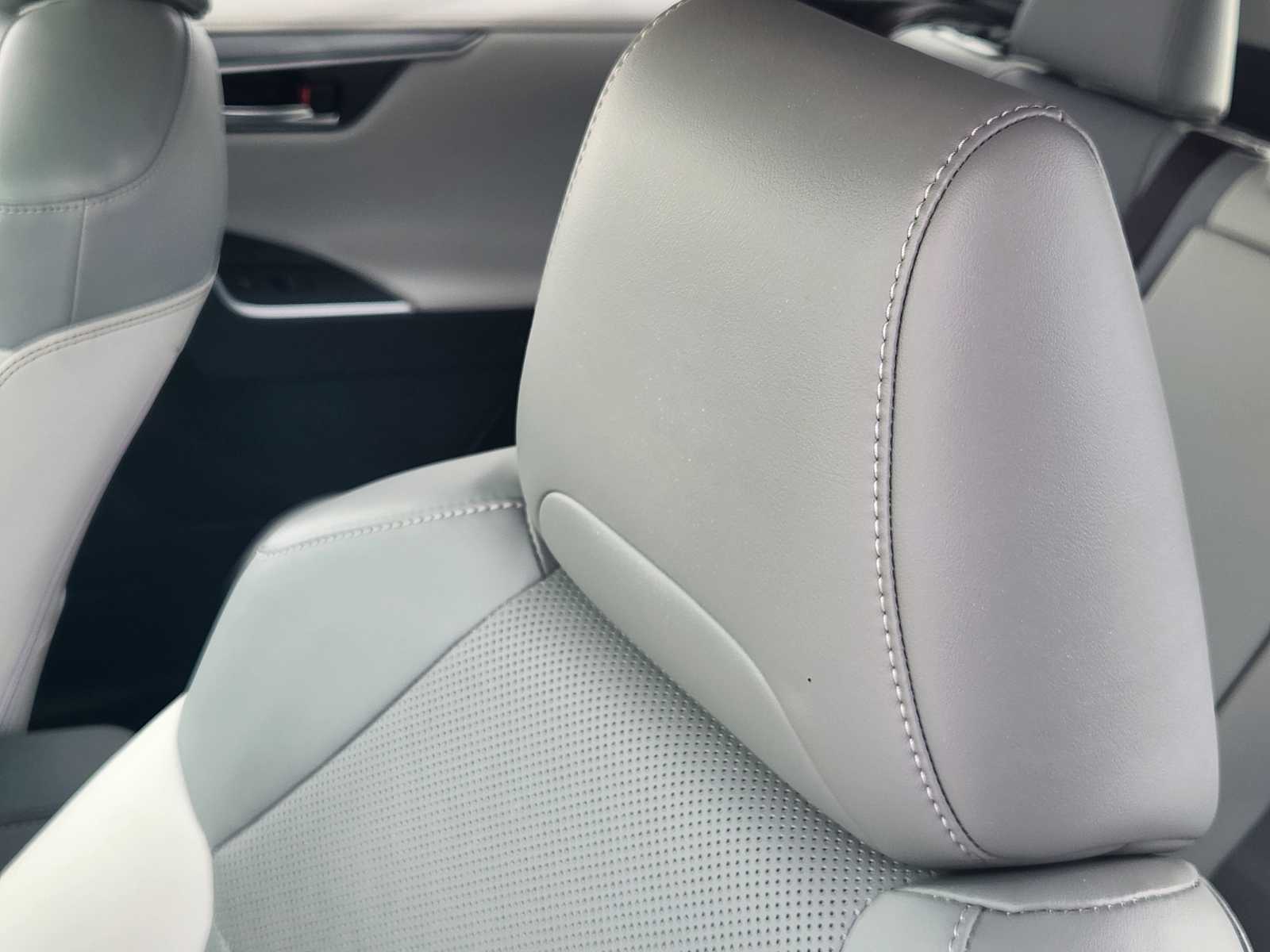 Thumbnail: 2019 Toyota RAV4 - 15