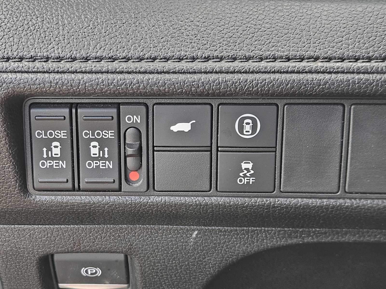 Thumbnail: 2023 Honda Odyssey - 21