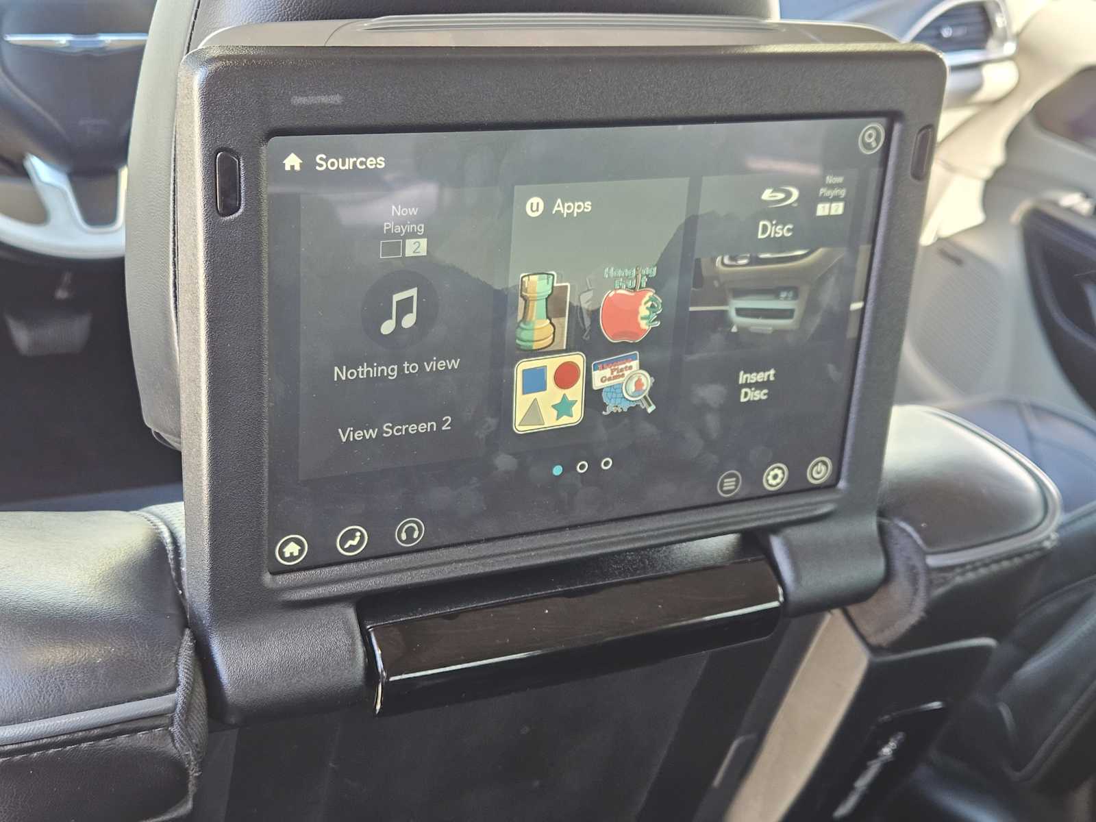 Thumbnail: 2018 Chrysler Pacifica - 28