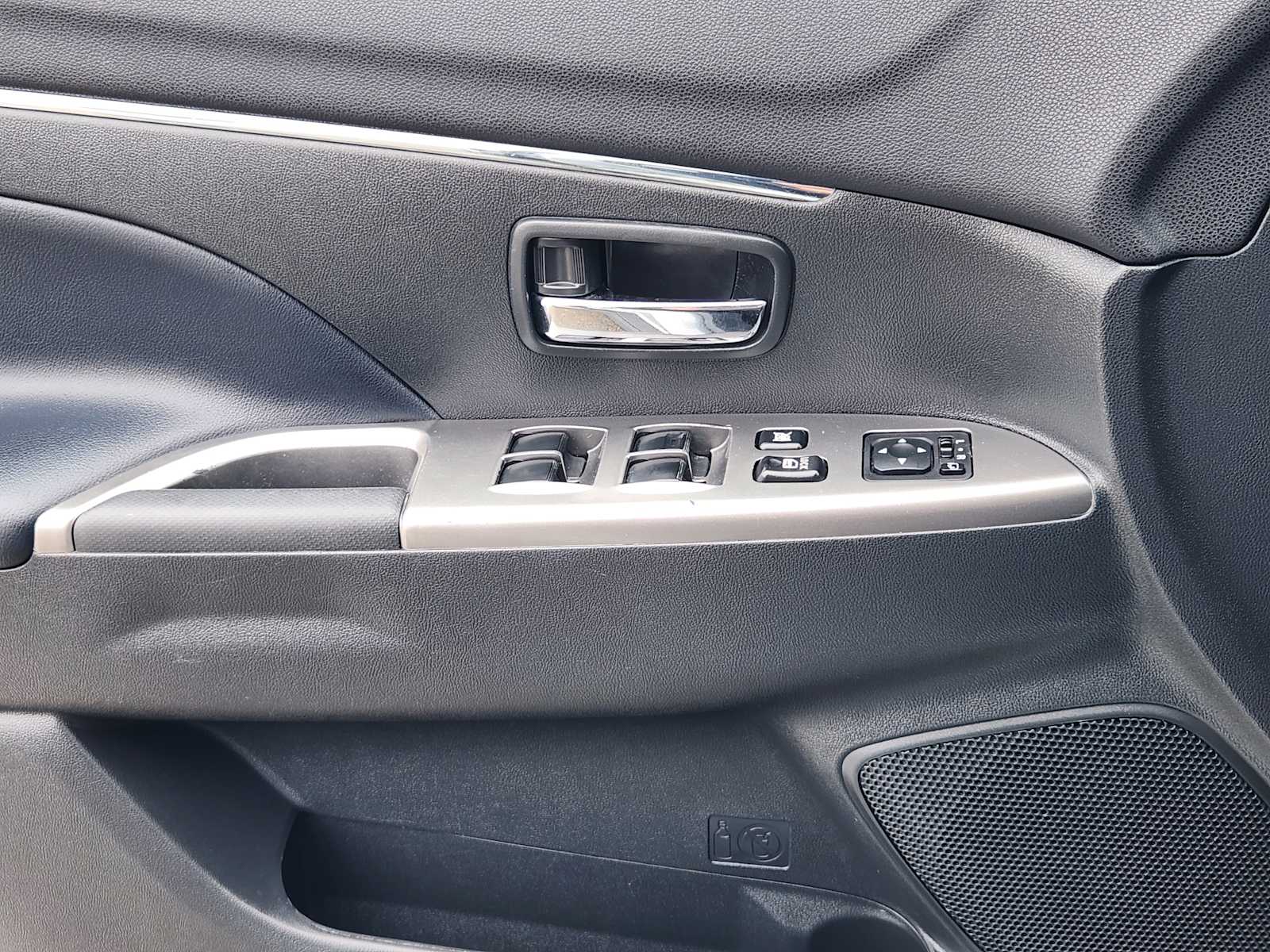 Thumbnail: 2022 Mitsubishi Outlander Sport - 23