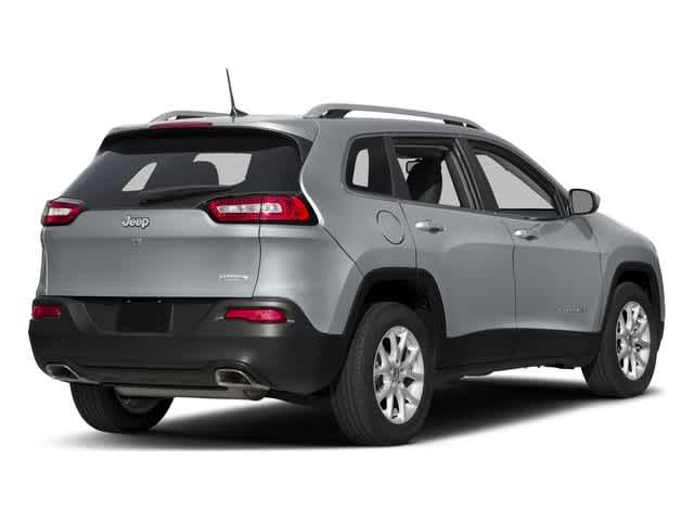2018 Jeep Cherokee Latitude photo 2